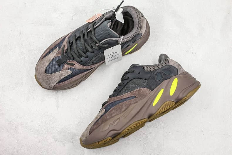 Fake Yeezy 700 mauve sneakers for sale online (3)